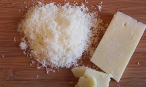 Италианско сирене Пекорино Романо (Трентин) Но какво направи Романо известен в цял свят?