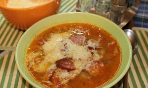 Как приготовить суп с колбасой